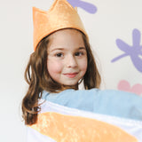 Alas fantásticas Naranjas con manchas y cola blancas