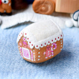 Casita de galleta de jengibre de Navidad de fieltro de lana color Rosa