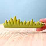 Hierba larga con flores blanca