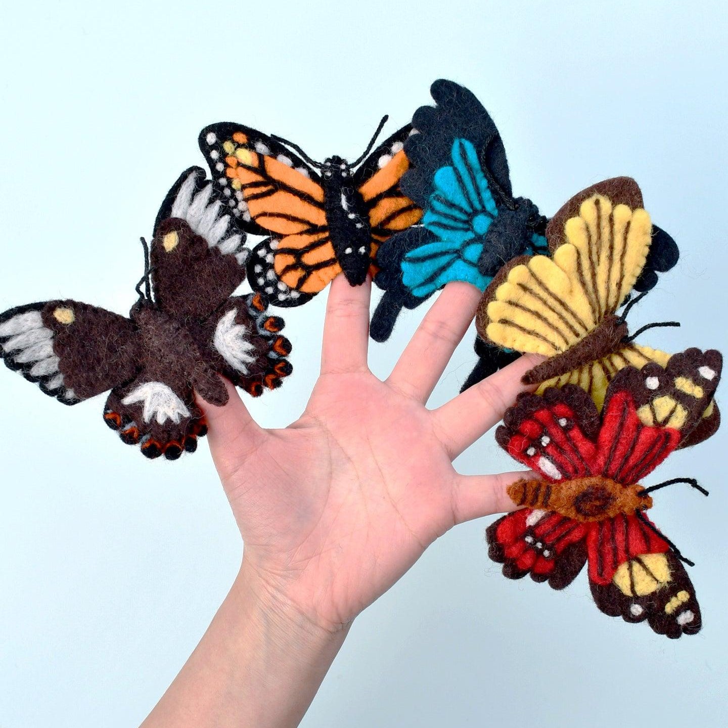 Títeres de dedo de mariposas de fieltro de lana