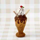 Malteada de chocolate de fieltro de lana