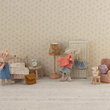 Hiker mouse, Big sister