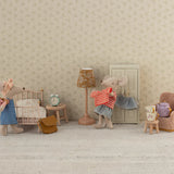 Knitted sweater and skirt, Big sister mouse