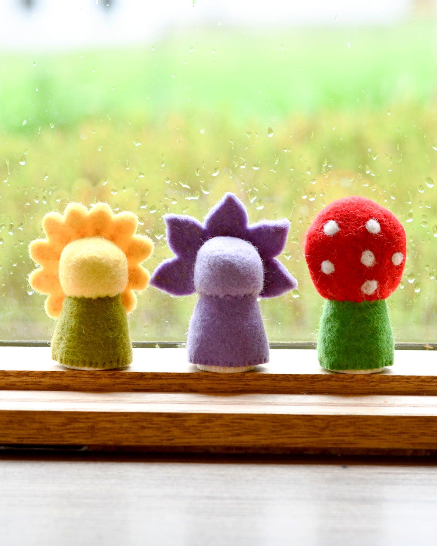 Muñecas "peg dolls" de madera vestidas de flores y hongo - foto 3