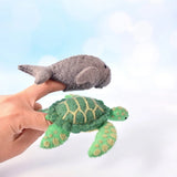 Waru y Dhangal: títeres de tortuga marina y dugongo
