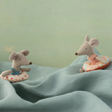 Beach mouse with float, Little sister - Flower
