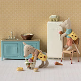 Clothes and bag, Little brother mouse