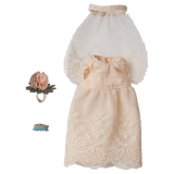 Wedding dress, Mum mouse