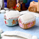 Casita de galleta de jengibre de Navidad de fieltro de lana color Rosa