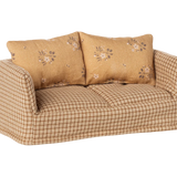 Couch, Mouse - Mable
