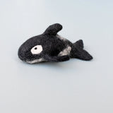 Orca de fieltro de lana de juguete