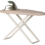 Iron and ironing board, Mouse