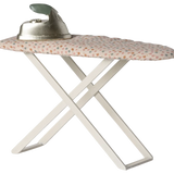 Iron and ironing board, Mouse