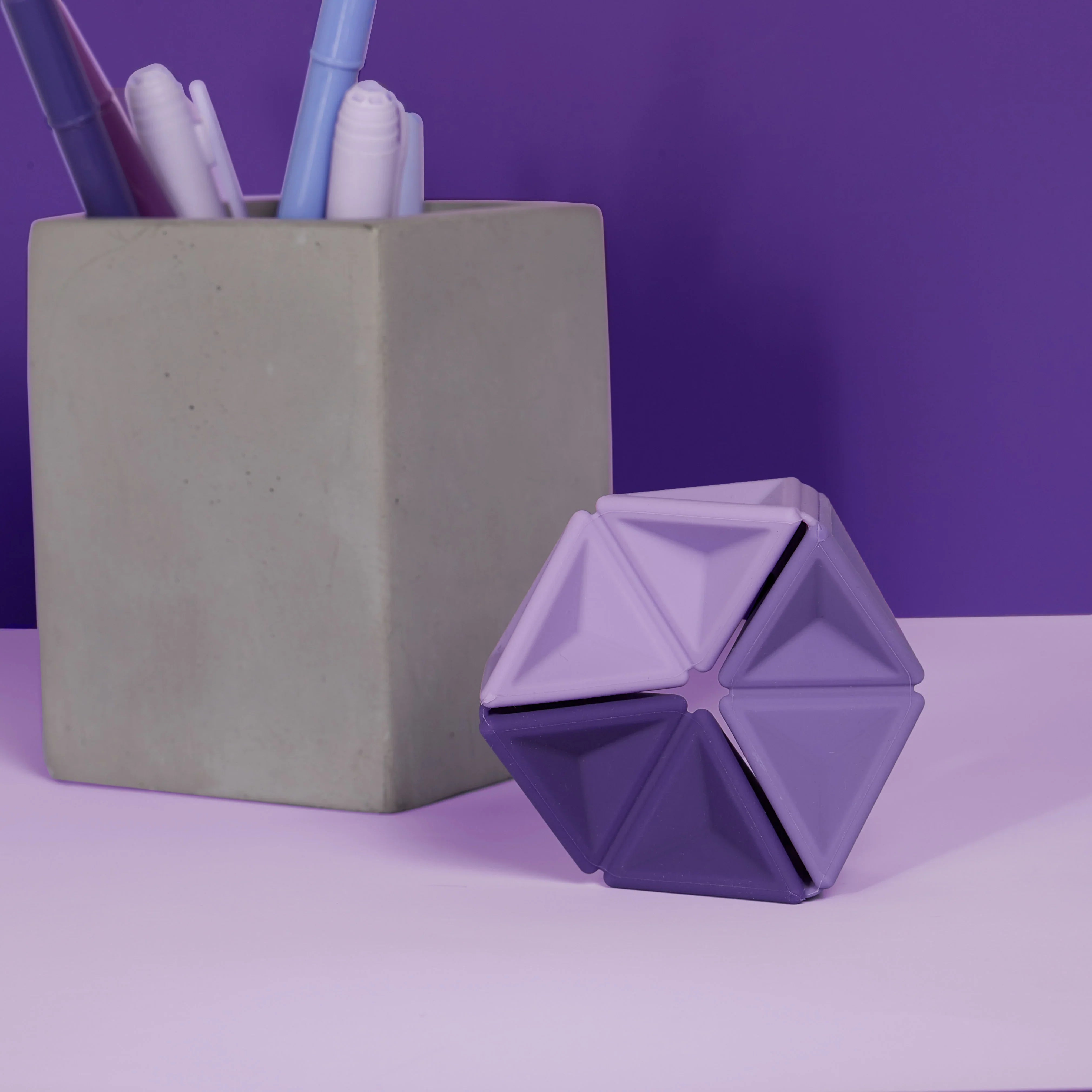 Speks Pivot Violet en escritorio